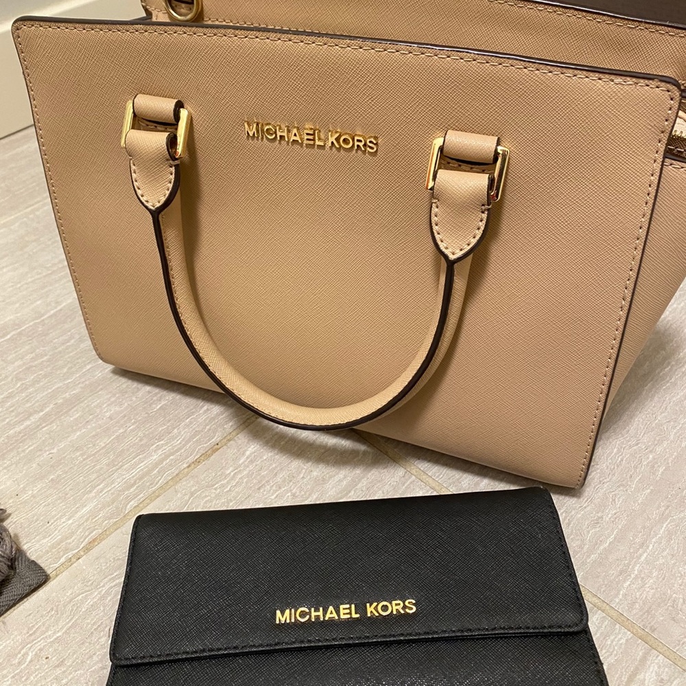 Michael Kor’s purse and wallet
